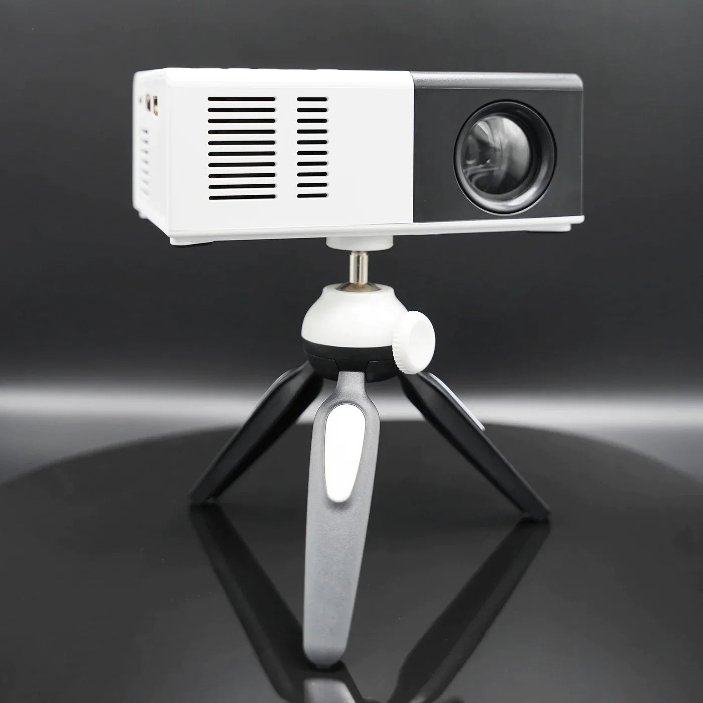 LUUQI Q11 Pocket Projector